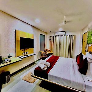 Lake view room Balcony